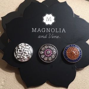 Magnolia and Vine 18mm Original snaps.